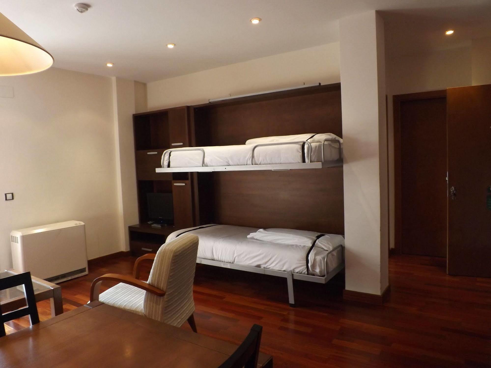 Roca Nevada Suites Вільянуа Екстер'єр фото